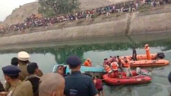 Rescue operations underway at site where a bus fell into a canal in Madhya Pradesh's Sidhi district. 
