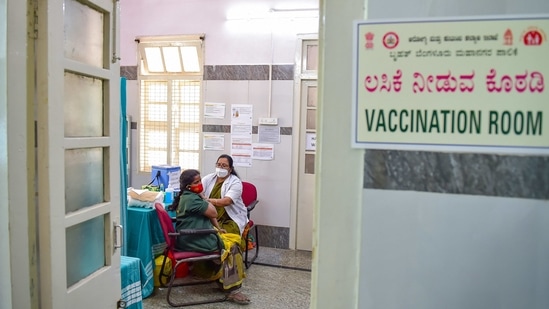 Bengaluru: A medic administers first dose of COVID-19 vaccine to a municipal worker, in Bengaluru, Friday, Feb. 12, 2021. (PTI Photo/Shailendra Bhojak)(PTI02_12_2021_000160B)(PTI)