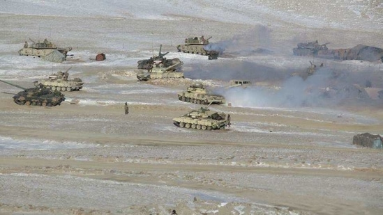 The images show PLA soldiers dismantling their bunkers, tented camps and pillboxes, and retreating from barren heights. (Indian Army) The images show PLA soldiers dismantling their bunkers, tented camps and pillboxes, and retreating from barren heights. (Indian Army)