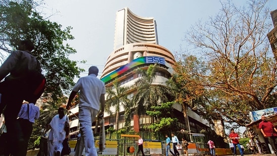 Sensex opens 300 points higher at 52,450; Nifty jumps 90 points to top 15,400 (Mint File Photo ) Sensex opens 300 points higher at 52,450; Nifty jumps 90 points to top 15,400 (Mint File Photo )