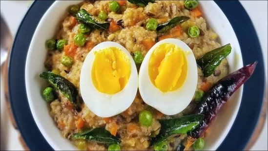 Recipe: Enjoy cracked wheat savory porridge or Dalia Khichri on Vasant Panchami(Instagram/livingfitlivingfree)