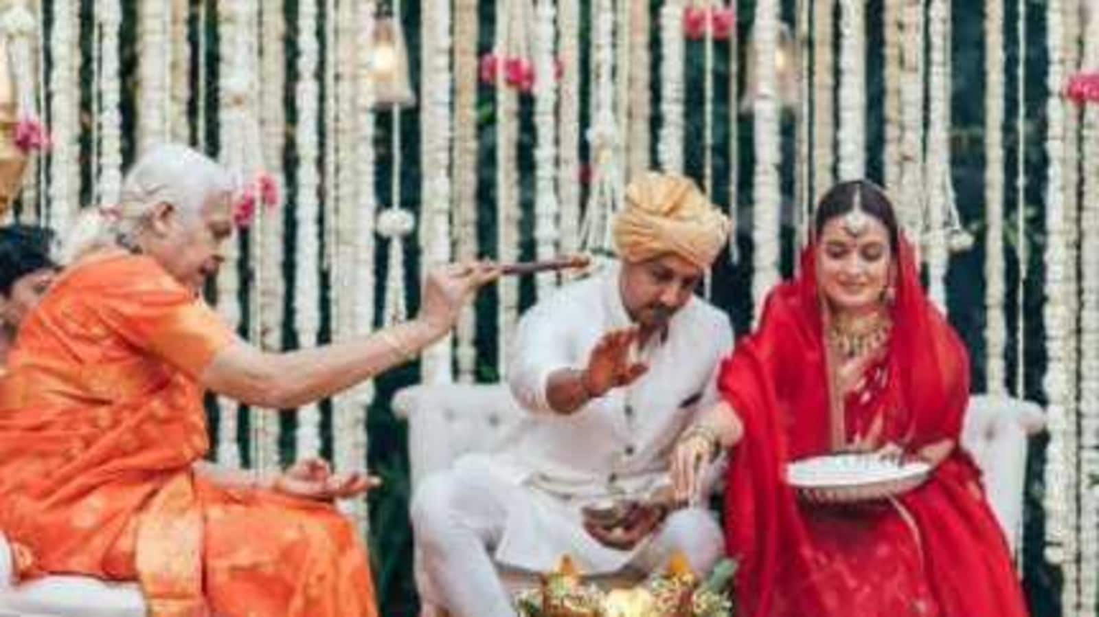 Dia Mirza-Vaibhav Rekhi's wedding conducted by priestess, fans say she is 'living feminism in true sense'