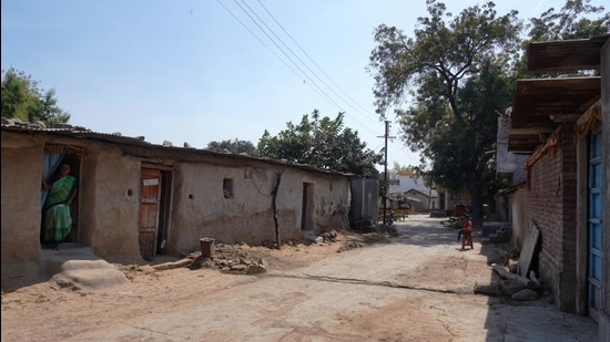 Dabhadi in crisis-ridden Yavatmal district (MAHESH TICKLEY/HT) Dabhadi in crisis-ridden Yavatmal district (MAHESH TICKLEY/HT)