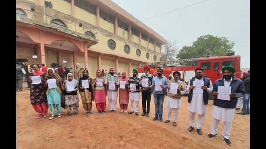 The winners of the Joga nagar panchayat elections in Mansa district of Punjab on Wednesday. (HT Photo) The winners of the Joga nagar panchayat elections in Mansa district of Punjab on Wednesday. (HT Photo)