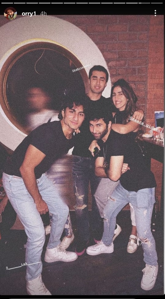 Ibrahim Ali Khan was casually dressed in a black T-shirt and jeans with white sneakers. Ibrahim Ali Khan was casually dressed in a black T-shirt and jeans with white sneakers.