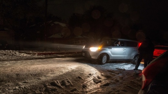 Adding to the misery, the weather jeopardized the state's drinking water systems.(REUTERS)