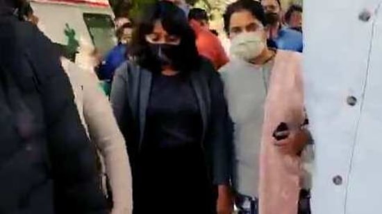 Activist Disha Ravi sent to 5 days Delhi police special cell custody, in New Delhi on Sunday.(ANI) Activist Disha Ravi sent to 5 days Delhi police special cell custody, in New Delhi on Sunday.(ANI)