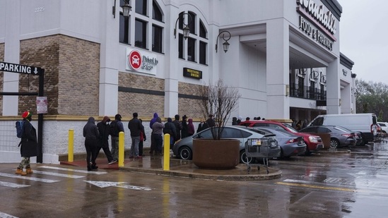 More than 4 million barrels a day of output is now offline, according to traders and executives, amid an unprecedented cold snap that’s frozen well operations and led to widespread power cuts. However, a spate of refinery outages has curbed demand for crude in the US.(Bloomberg)