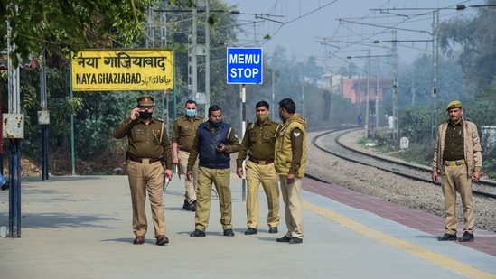 Police personnel patrolling the New Ghaziabad railway station during the four-hour 'rail roko' demonstration, on February 18. The Railways has deployed 20 additional companies of Railway Protection Special Force across the country with focus on Punjab, Haryana, UP and West Bengal.(Kamal Kishore / PTI)