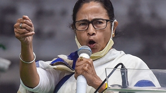 West Bengal chief minister Mamata Banerjee in an addresses in Kolkata.(PTI) West Bengal chief minister Mamata Banerjee in an addresses in Kolkata.(PTI)