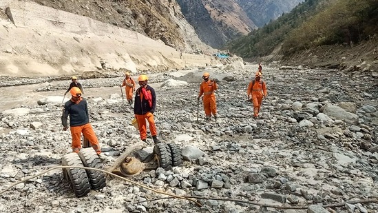 Rescuers on Thursday recovered another body from the Tapovan dam tunnel in Uttarakhand’s flash flood-hit Chamoli district, taking the toll from the tragedy to 59,(PTI)