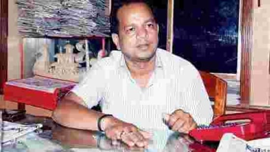 West Bengal’s deputy labour minister Zakir Hossain. Unidentified assailants hurled crude bombs at Hossain.(File photo)