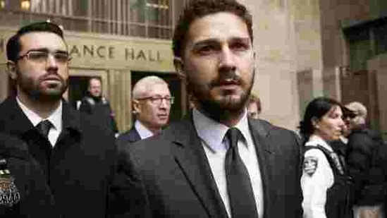 Shia LaBeouf exits the Manhattan Criminal Courthouse following an appearance in New York, March 20, 2015.(Reuters)