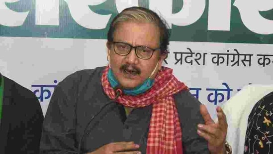 RJD MP Manoj Jha urged the PM to appoint Union minister Giriraj Singh as the ambassador to Italy. (HT PHOTO)