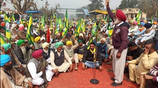Bhartiya Kisan Union (Ugrahan) activists protesting at the Goniana Mandi station in Bathinda district on Thursday. (Sanjeev Kumar/HT) Bhartiya Kisan Union (Ugrahan) activists protesting at the Goniana Mandi station in Bathinda district on Thursday. (Sanjeev Kumar/HT)