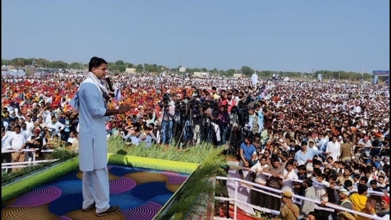 Sachin Pilot addressing the kisan mahapanchayat in Kotkhawda area of Chaksu, Jaipur, on Friday. (Sourced)