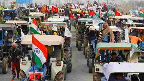 The tractor march of the farmers turned violent as protesters entered the Capital and clashed with police.(Reuters)