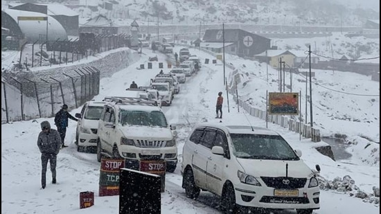 The tourists were rescued in army vehicles and accommodated in military camp barracks. (Sourced)