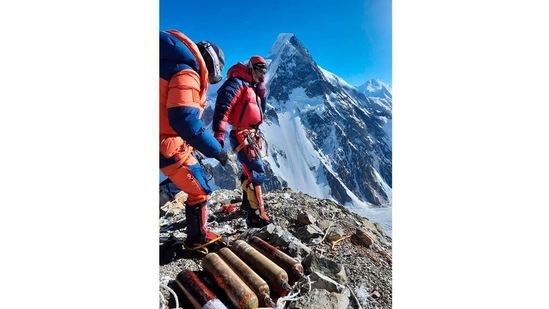 Supplementary oxygen cylinders help climbers breathe in higher altitudes where the air is thinner.(AFP)