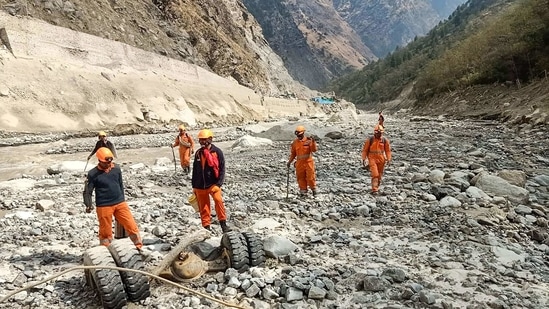 Rescuers on Thursday recovered another body from the Tapovan dam tunnel in Uttarakhand’s flash flood-hit Chamoli district, taking the toll from the tragedy to 59,(PTI)