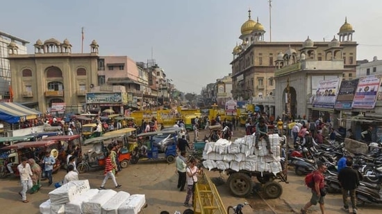 People and police barricades are seen at Chandni Chowk. (Representative Image)(Burhaan Kinu/HT PHOTO)