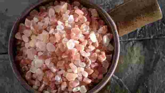 Himalayan Pink Salt can be swapped with sea salt. (IStock)