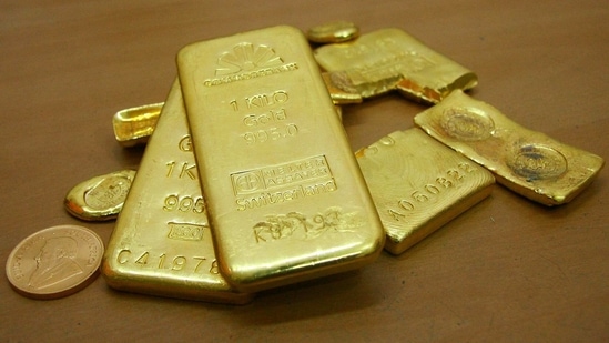 Gold buying saw a surge in India due to the fall in prices.(Reuters) Gold buying saw a surge in India due to the fall in prices.(Reuters)