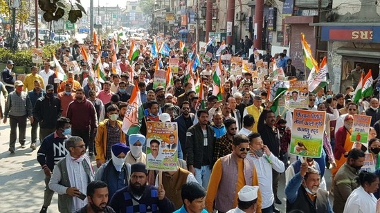 Congress members during a protest march in Dehradun on Saturday(HT PHOTO) Congress members during a protest march in Dehradun on Saturday(HT PHOTO)