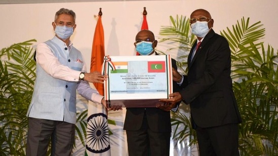 External Affairs minister S Jaishankar handed over 100,000 doses of Covid-19 vaccines, provided as a grant, to Maldives foreign minister Abdulla Shahid and health minister Ahmed Naseem. (TWITTER/@DrSJaishankar).