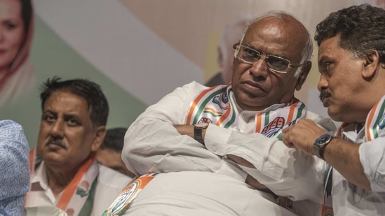 Mallikarjun Kharge will lead the opposition in the Upper House following the retirement of another veteran Congressman Ghulam Nabi Azad.(Satish Bate/Hindustan Times) Mallikarjun Kharge will lead the opposition in the Upper House following the retirement of another veteran Congressman Ghulam Nabi Azad.(Satish Bate/Hindustan Times)