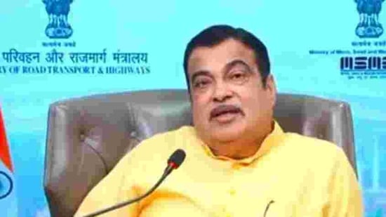 Gadkari further informed that while construction of 841 kilometres roads worth <span class='webrupee'>₹</span>4793 crore has been completed since 2014-15 in Telangana, work is going on for construction of another 809 kilometres at a cost of <span class='webrupee'>₹</span>13,012 crore.(HT Photo) Gadkari further informed that while construction of 841 kilometres roads worth <span class='webrupee'>₹</span>4793 crore has been completed since 2014-15 in Telangana, work is going on for construction of another 809 kilometres at a cost of <span class='webrupee'>₹</span>13,012 crore.(HT Photo)