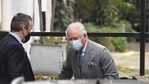 O príncipe Charles da Grã-Bretanha chega ao Hospital do Rei Edward VII, onde o príncipe Philip da Grã-Bretanha de seu pai foi internado, em Londres, Grã-Bretanha, 20 de fevereiro de 2021. (REUTERS)