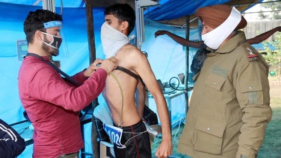 Recruitment in border Battalion of Jammu and Kashmir police in progress, in Jammu on Friday.(ANI/ Representative photo) Recruitment in border Battalion of Jammu and Kashmir police in progress, in Jammu on Friday.(ANI/ Representative photo)
