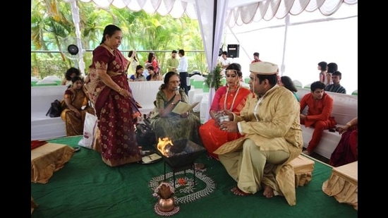 Pune-based radio jockey, Meenal V Patil’s marriage was also officiated by a female priest. Pune-based radio jockey, Meenal V Patil’s marriage was also officiated by a female priest.
