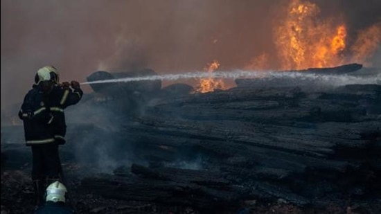 BMC will conduct seismic microzonation, hazard vulnerable risk assessment (HVRA) and develop tsunami atlas, to help administrative authorities, fire fighters, and builders in decision making while developing infrastructure in the city. (Pratik Chorge/HT Photo) BMC will conduct seismic microzonation, hazard vulnerable risk assessment (HVRA) and develop tsunami atlas, to help administrative authorities, fire fighters, and builders in decision making while developing infrastructure in the city. (Pratik Chorge/HT Photo)