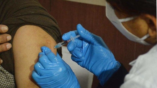 No quarantine or isolation leave will be allowed to those who are skipping vaccination now, Punjab minister said. (HT_PRINT)
