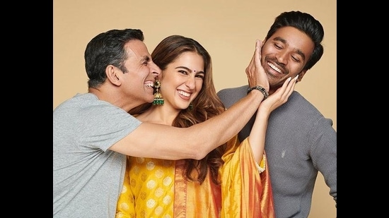Akshay Kumar, Dhanush and Sara Ali Khan’s Atrangi Re hits the theatres on August 6 Akshay Kumar, Dhanush and Sara Ali Khan’s Atrangi Re hits the theatres on August 6