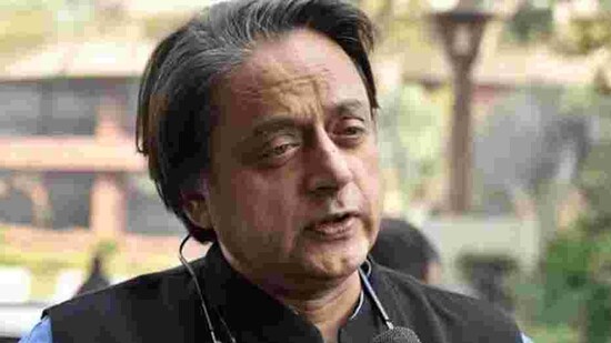 Congress MP Shashi Tharoor, who heads the 30-member panel on information and technology, till Thursday found support from Trinamool Congress (TMC) MP Mahua Moitra.(Sanjeev Verma/HT PHOTO)