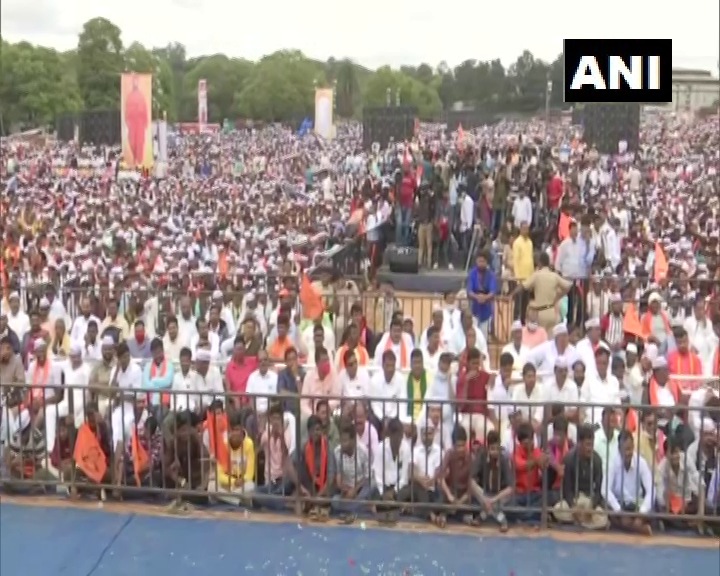 The gathering amassed at Palace Grounds in Bengaluru after influential Panchamasali Lingayat seers led a week-long march from Kudalasangama in Bagalkote district,(ANI/Twitter) The gathering amassed at Palace Grounds in Bengaluru after influential Panchamasali Lingayat seers led a week-long march from Kudalasangama in Bagalkote district,(ANI/Twitter)