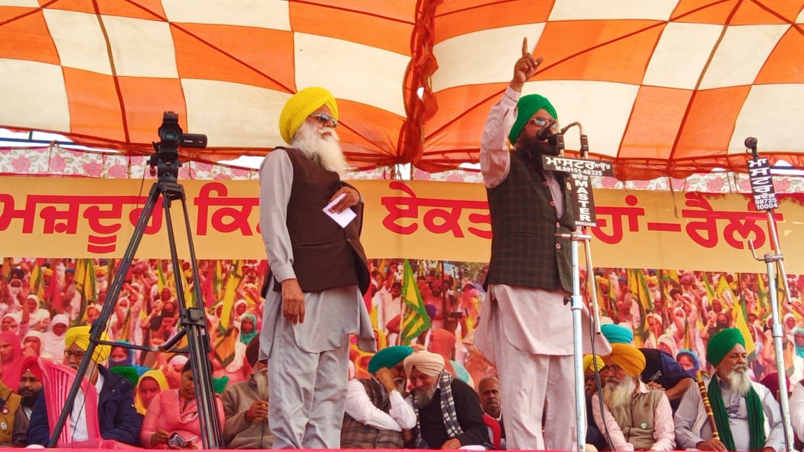 Union leaders addressing the rally. (Sanjeev Kumar/Hindustan Times) Union leaders addressing the rally. (Sanjeev Kumar/Hindustan Times)