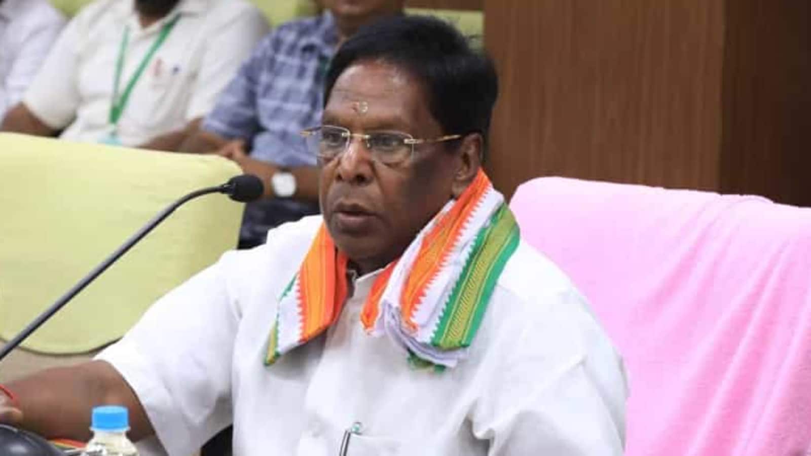 People will punish oppn in polls: Puducherry CM Narayanasamy resigns after  failing to prove majority | Latest News India - Hindustan Times