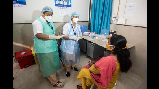 To bring down the positivity rate and for early detection, the administration is now looking at more options, especially given that central government laboratories located in the district have reduced testing capacity to focus on genome sequencing, due to various new mutations being reported. (Pratham Gokhale/HT Photo) To bring down the positivity rate and for early detection, the administration is now looking at more options, especially given that central government laboratories located in the district have reduced testing capacity to focus on genome sequencing, due to various new mutations being reported. (Pratham Gokhale/HT Photo)