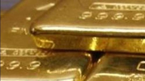 Hyderabad Customs foil smuggling bid at RGIA: recover gold worth Rs.11.56L