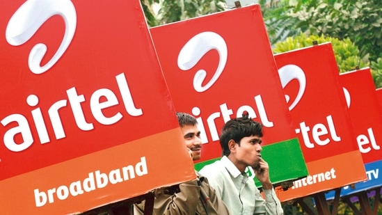 Airtel's fundraising plan comes at a time when the government has set the ball rolling for the upcoming spectrum auction, in which radio waves valued at <span class='webrupee'>₹</span>3.92 lakh crore will be put on the block.(File photo) Airtel's fundraising plan comes at a time when the government has set the ball rolling for the upcoming spectrum auction, in which radio waves valued at <span class='webrupee'>₹</span>3.92 lakh crore will be put on the block.(File photo)