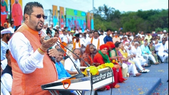 BJP MLA Basanagouda Ramanagouda Patil (Yatnal), a critic of Karnataka CM BS Yediyurappa, speaks during a Panchamasali convention to demand inclusion in the 2A reservation category in Bengaluru, Sunday. (PTI) BJP MLA Basanagouda Ramanagouda Patil (Yatnal), a critic of Karnataka CM BS Yediyurappa, speaks during a Panchamasali convention to demand inclusion in the 2A reservation category in Bengaluru, Sunday. (PTI)