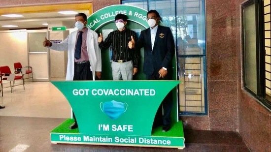 "We have instructed health officials to mandate the wearing of face masks and maintain social distancing," J Radhakrishnan (center, in picture) said. (Twitter) "We have instructed health officials to mandate the wearing of face masks and maintain social distancing," J Radhakrishnan (center, in picture) said. (Twitter)