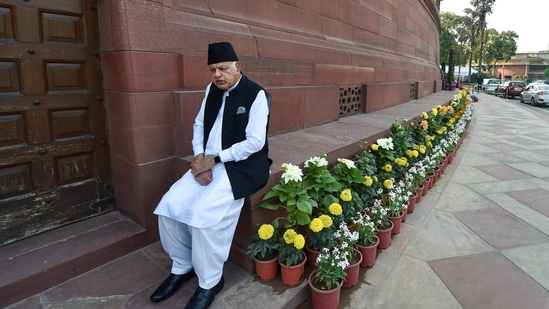 Abdullah told the Centre to remember former prime minister Vajpayee's remarks who had said, 'friends can be changed but not neighbours.'(PTI) Abdullah told the Centre to remember former prime minister Vajpayee's remarks who had said, 'friends can be changed but not neighbours.'(PTI)