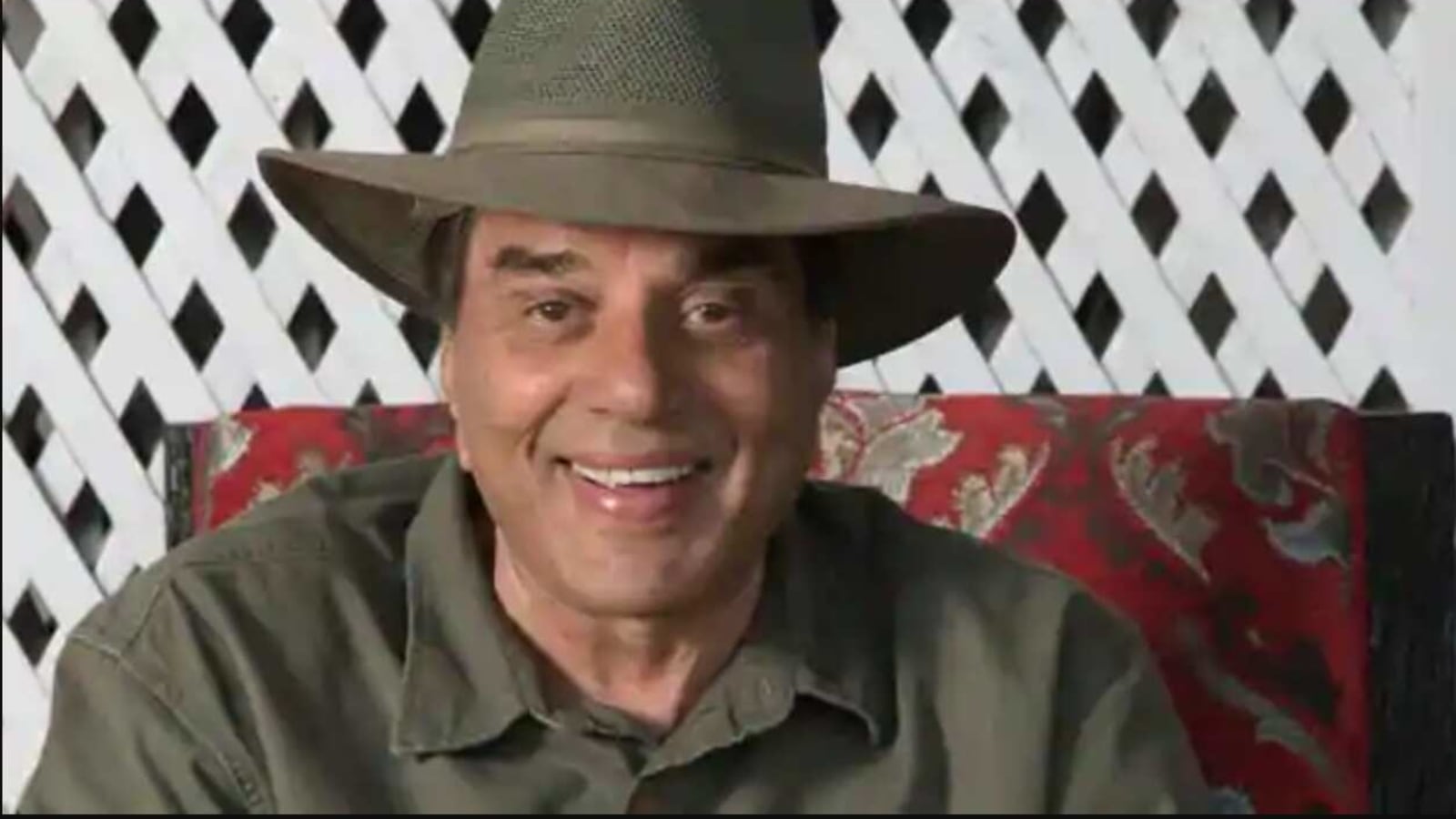 Dharmendra S Fans Are Concerned Send Him Love After He Says He Has Been Feeling Sad Lately Bollywood Hindustan Times