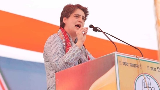 Congress general secretary Priyanka Gandhi Vadra addressing the Kisan Panchayat in Mathura on Tuesday, (HT Photo) Congress general secretary Priyanka Gandhi Vadra addressing the Kisan Panchayat in Mathura on Tuesday, (HT Photo)