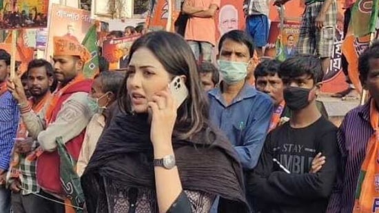 Pamela Goswami, Bharatiya Janata Yuva Morcha leader in Bengal, had named a party colleague Rakesh Singh in the drugs seizure case(Twitter/PamelaGoswami8)